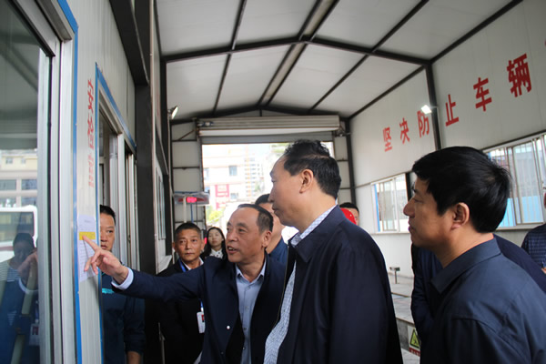 市安委辦主任、安監(jiān)局局長李永宏一行到隴運集團(tuán)公司檢查指導(dǎo)工作