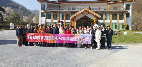隴運(yùn)集團(tuán)潤(rùn)華旅游客運(yùn)公司  晟游天下旅行社與隴南裕河大景區(qū)簽署旅游市場(chǎng)戰(zhàn)略合作協(xié)議